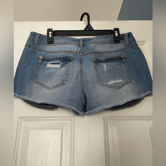 LEI Women's Blue Distressed Jean Shorts - Picture 2 of 2